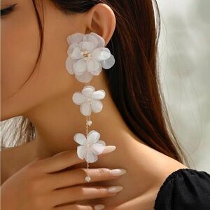 Elegant White Floral Drop Earrings